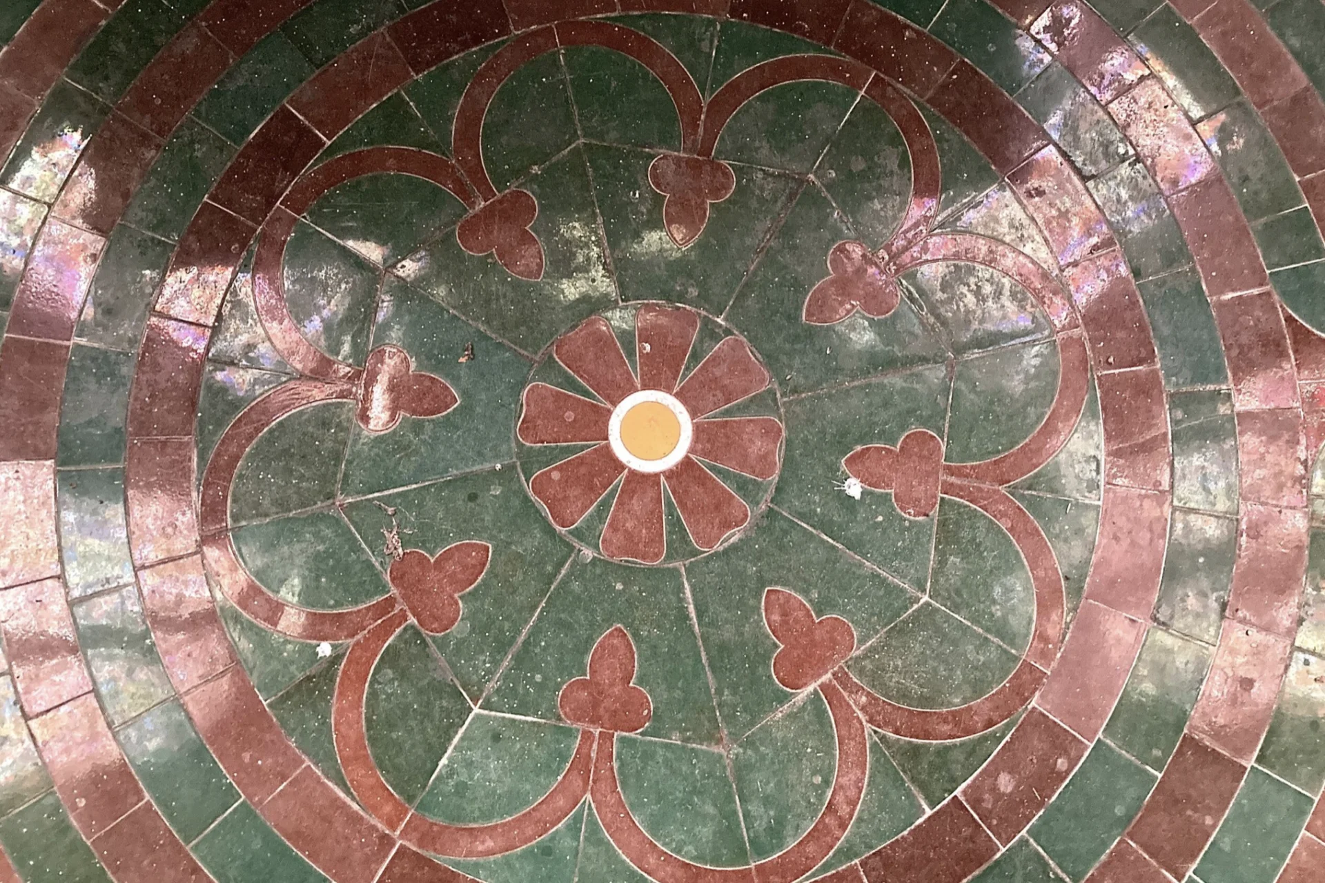 Green and red porcelain tiles